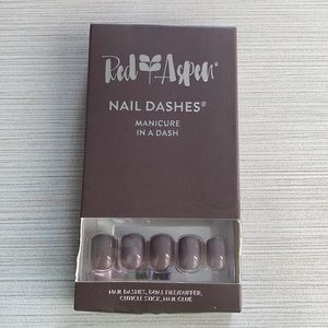 Red Aspen Nail Dashes - Mona in the Moonlight